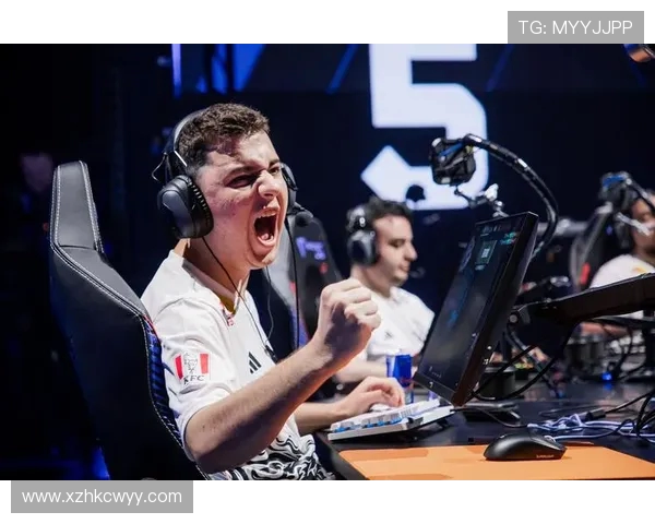 FPX战队在大师赛积分榜中以51分稳居第一位置展现强大实力 FPX战队在大师赛积分榜中以51分稳居第一位置展现强大实力