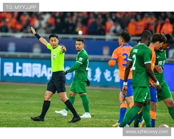 山东泰山与北京国安激战正酣 双方争夺中超榜首位置精彩对决 山东泰山与北京国安激战正酣 双方争夺中超榜首位置精彩对决