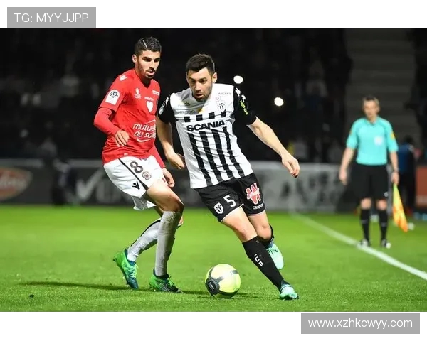 巴黎圣日耳曼与昂热历史交锋记录分析及战绩回顾